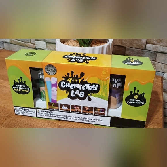 Kids 4-in-1‎ Chemistry Lab Kit - Picture 1 of 4